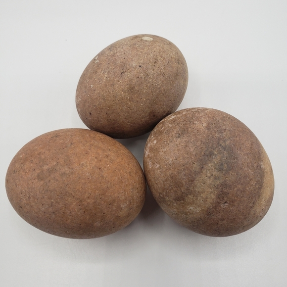 Wire Nesting Hen And 3 Rock Eggs - Picture 2 of 5